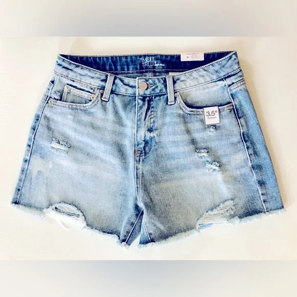 100% cotton Distressed, vintage, blue denim 5 Pocket Shorts size 6 Natural waist - Picture 11 of 11